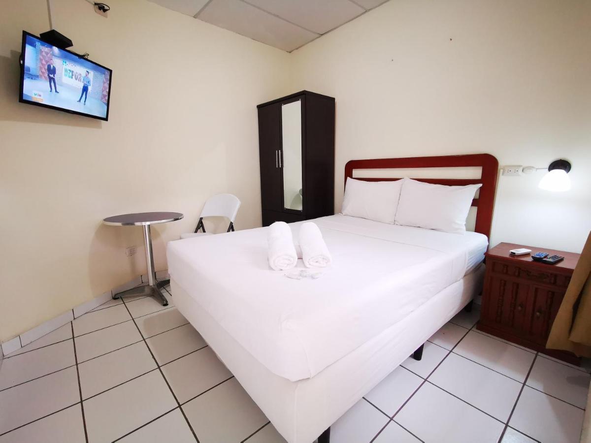 Hotel Armonia Hostal San Salvador Exterior photo
