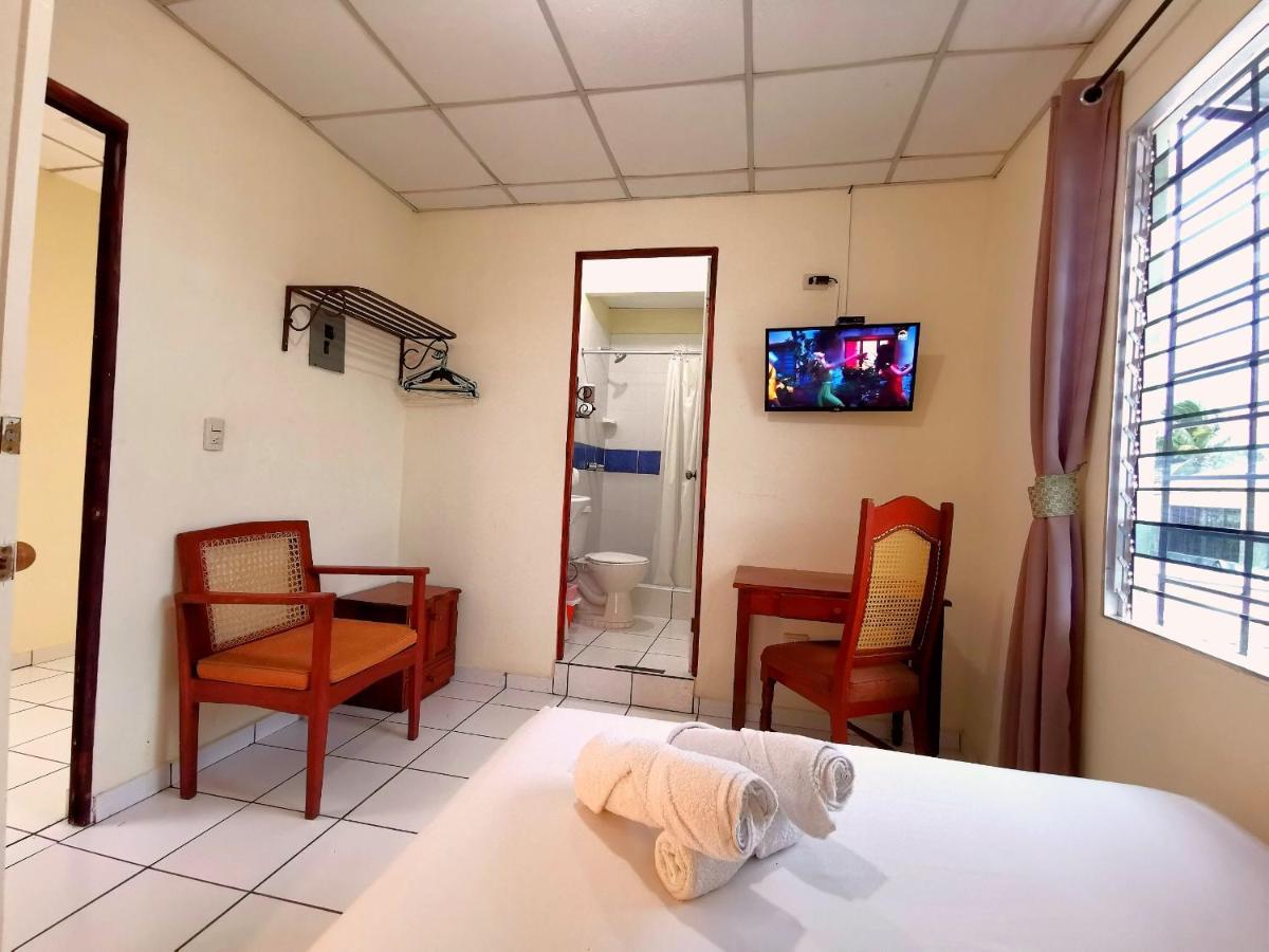 Hotel Armonia Hostal San Salvador Exterior photo