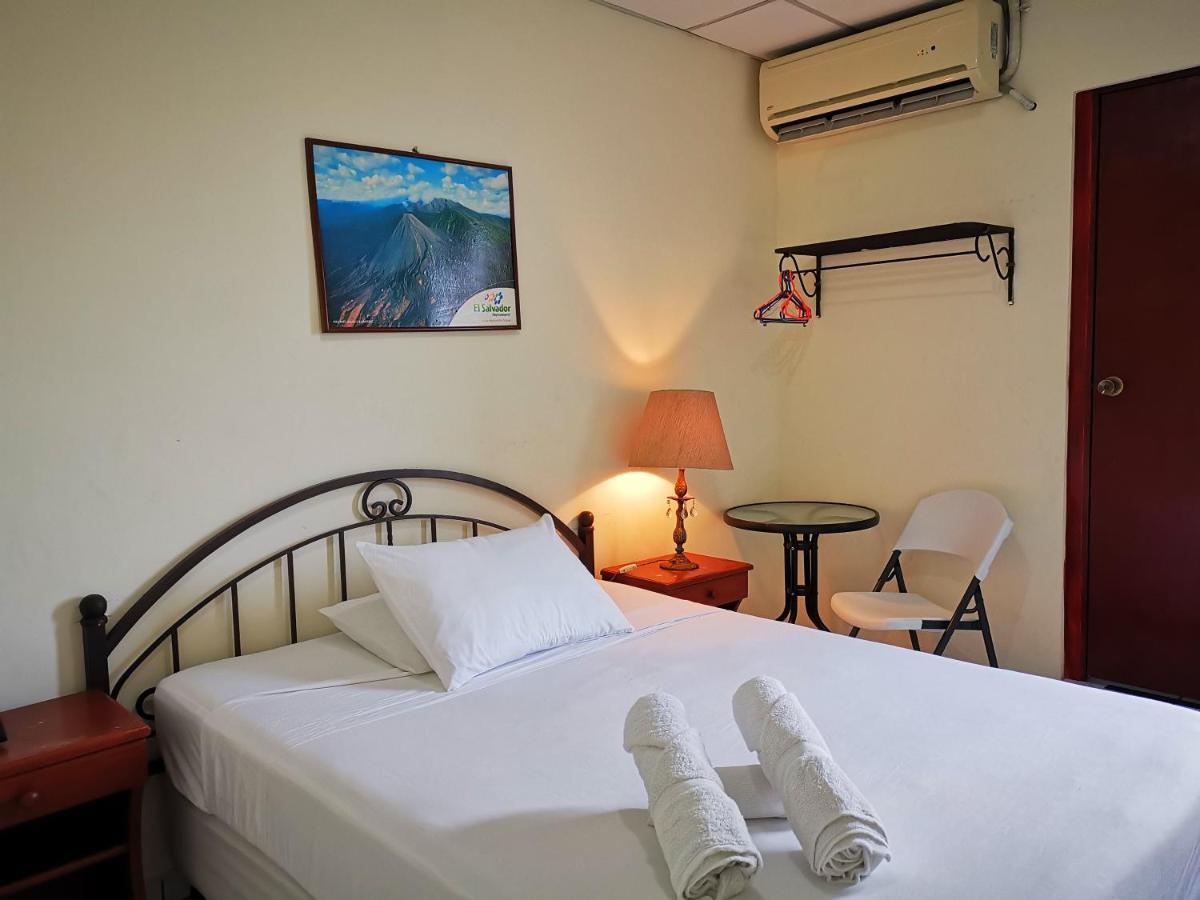 Hotel Armonia Hostal San Salvador Exterior photo