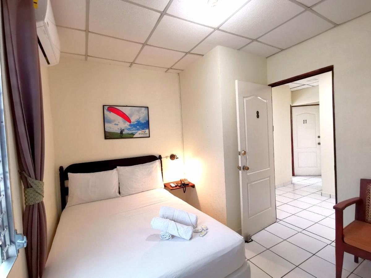 Hotel Armonia Hostal San Salvador Exterior photo