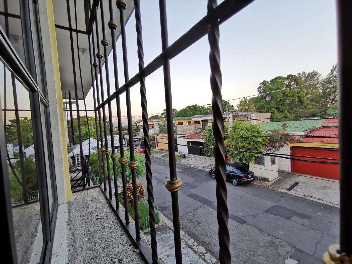 Hotel Armonia Hostal San Salvador Exterior photo