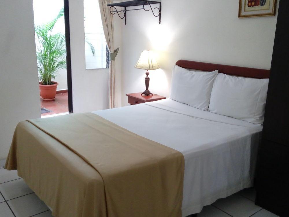 Hotel Armonia Hostal San Salvador Exterior photo