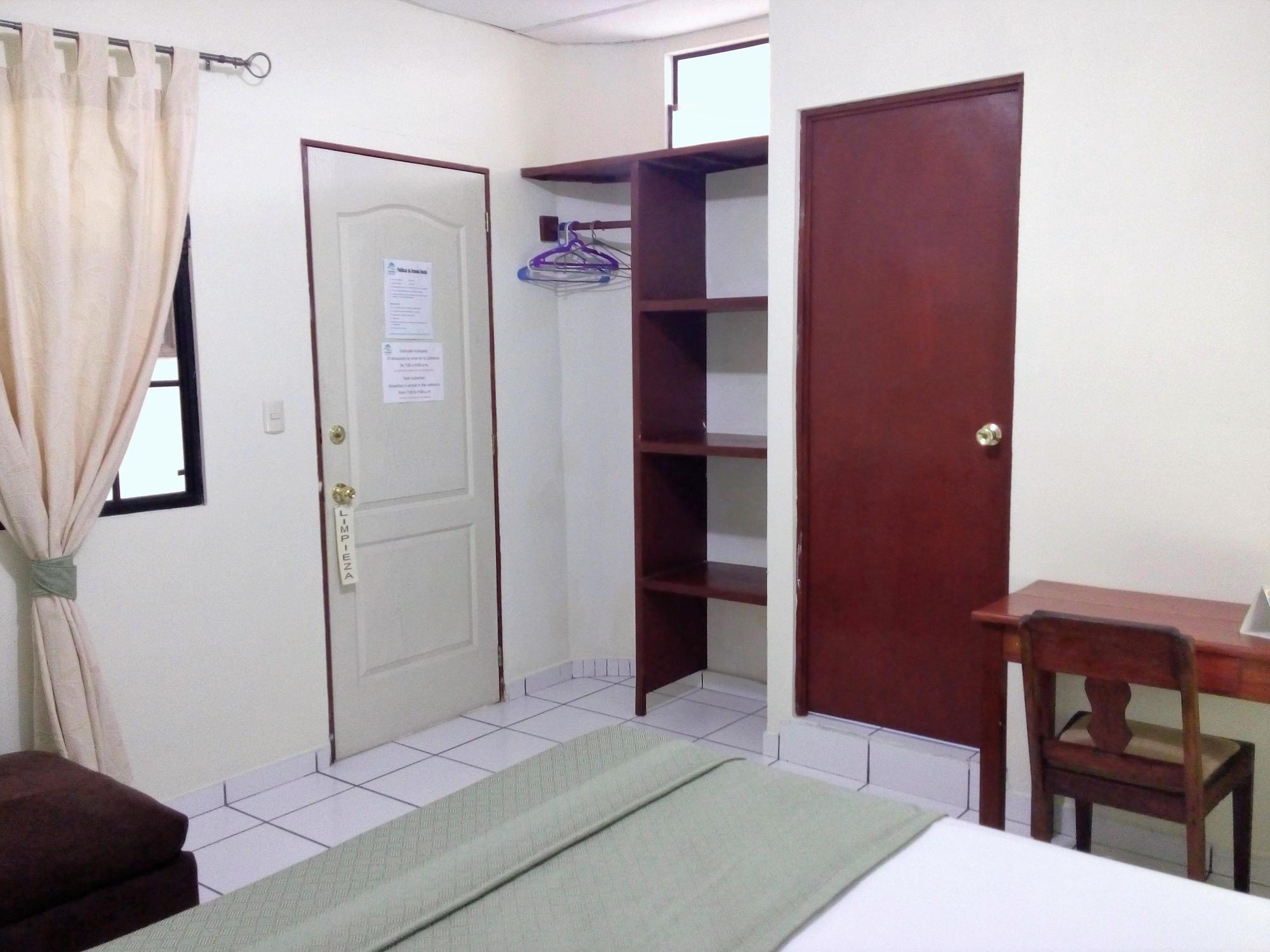 Hotel Armonia Hostal San Salvador Exterior photo