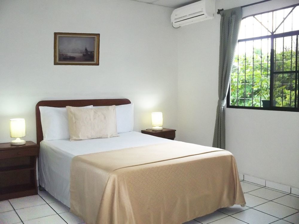 Hotel Armonia Hostal San Salvador Exterior photo