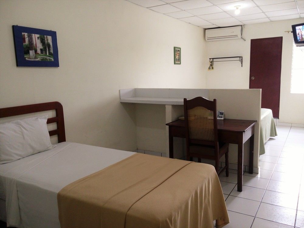 Hotel Armonia Hostal San Salvador Exterior photo