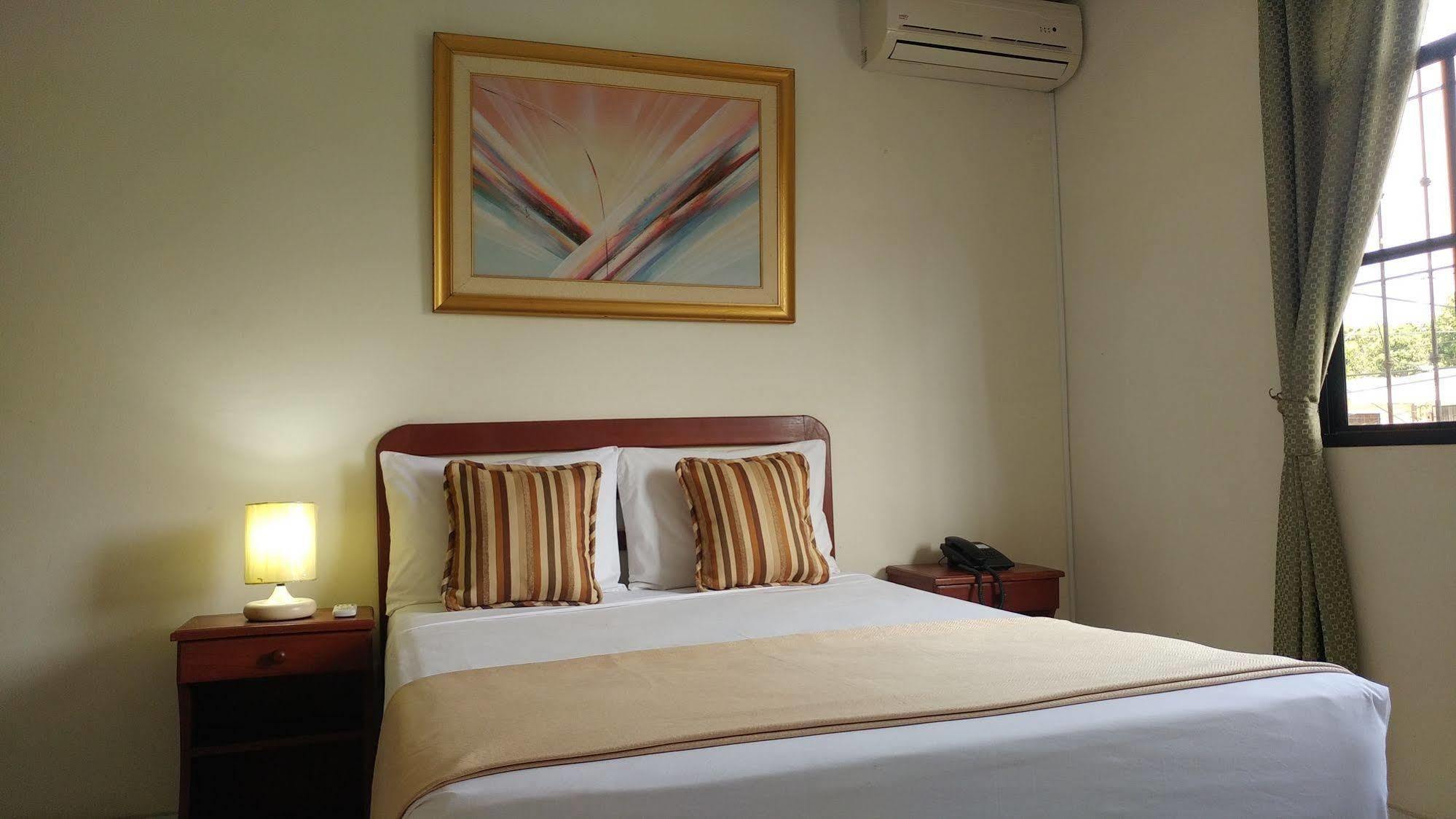 Hotel Armonia Hostal San Salvador Exterior photo