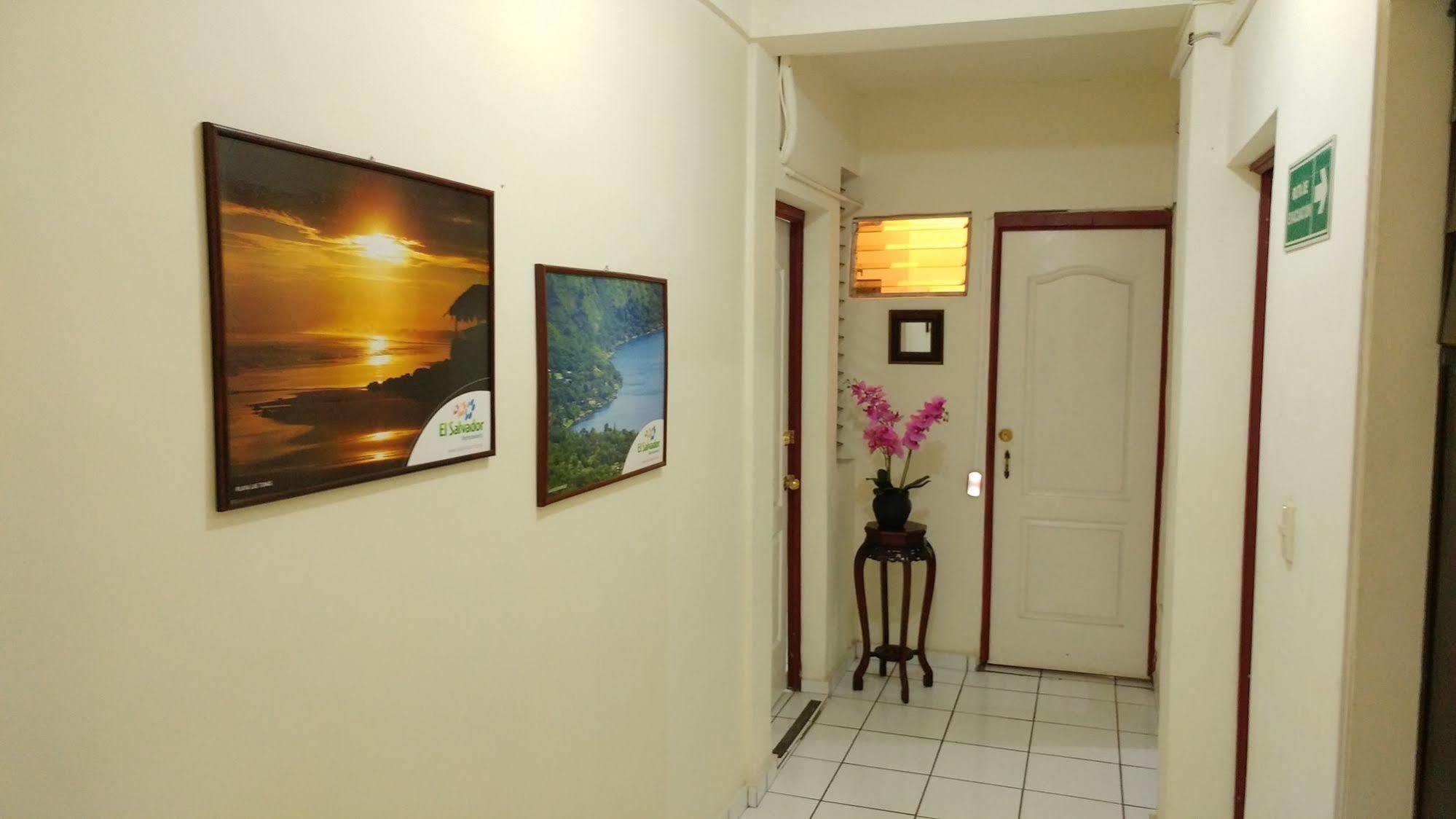 Hotel Armonia Hostal San Salvador Exterior photo